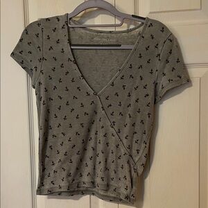 American Eagle Outfitters Gray Floral Short Sleeve Top